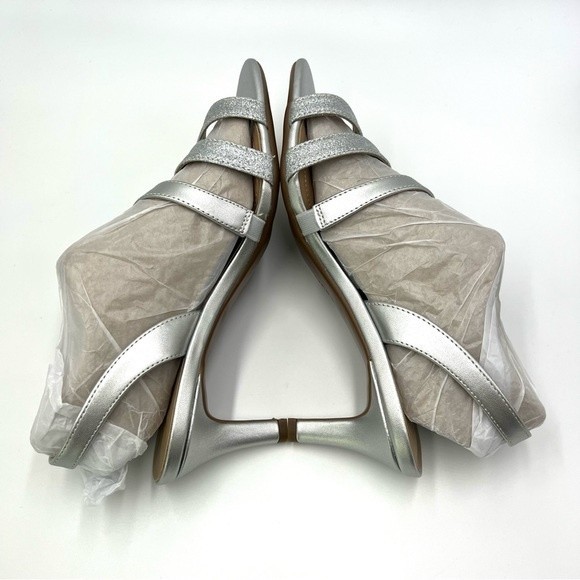 naturalizer heels silver